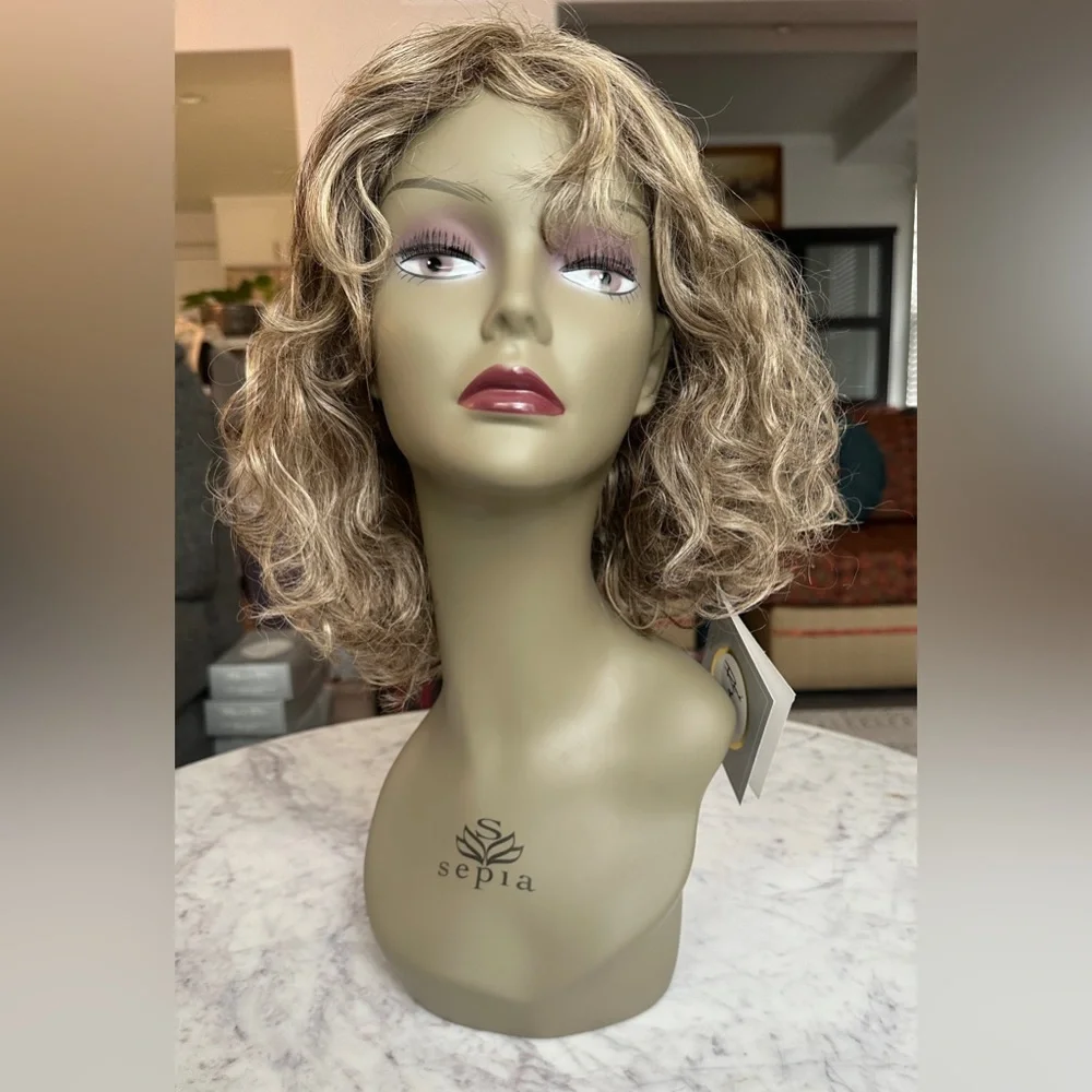 Vintage Rene Of Paris Wig‎ #4106 Melissa (BROWN BLOND).